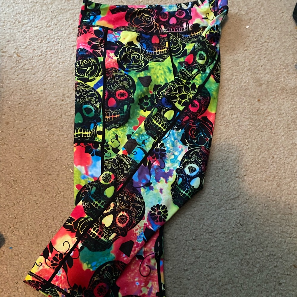 Cvg tie dye capris